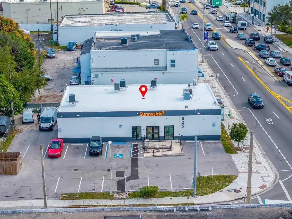 505 NE 125th St, North Miami FL 33161