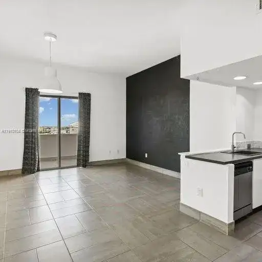 36 NW 6th Ave # 4, Miami FL 33128 photo 2
