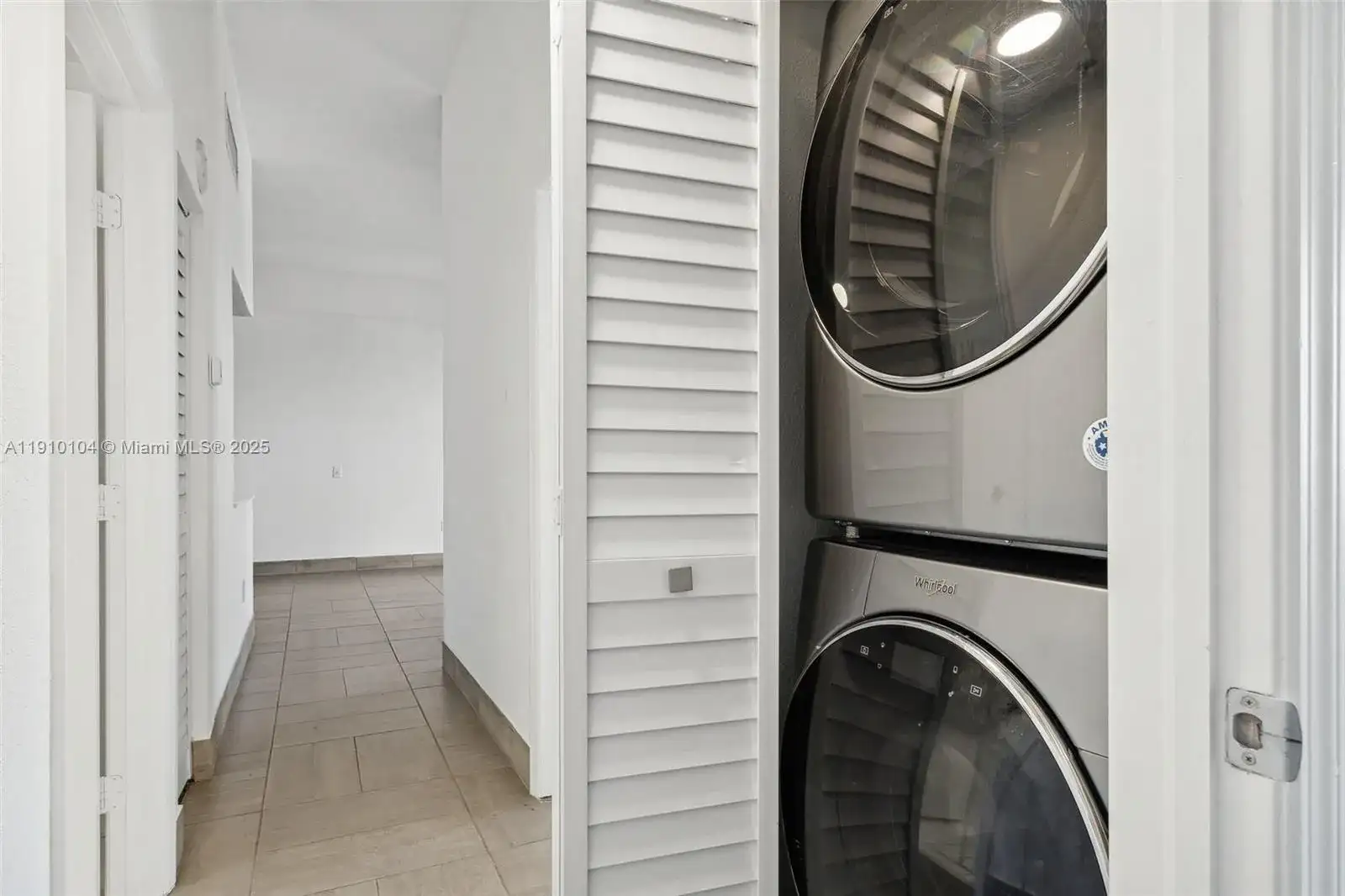 36 NW 6th Ave # 4, Miami FL 33128 photo 4