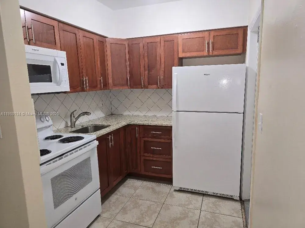 305 N 61st Ave # 1, Hollywood FL 33024