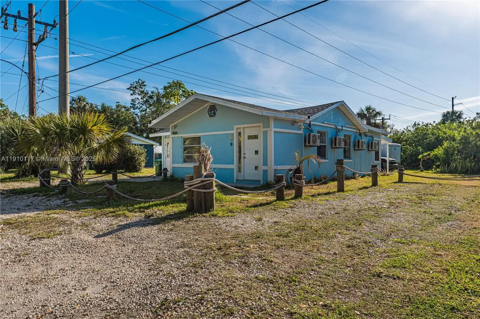 4504 Oakley St, Port Charlotte FL 33980 photo 2