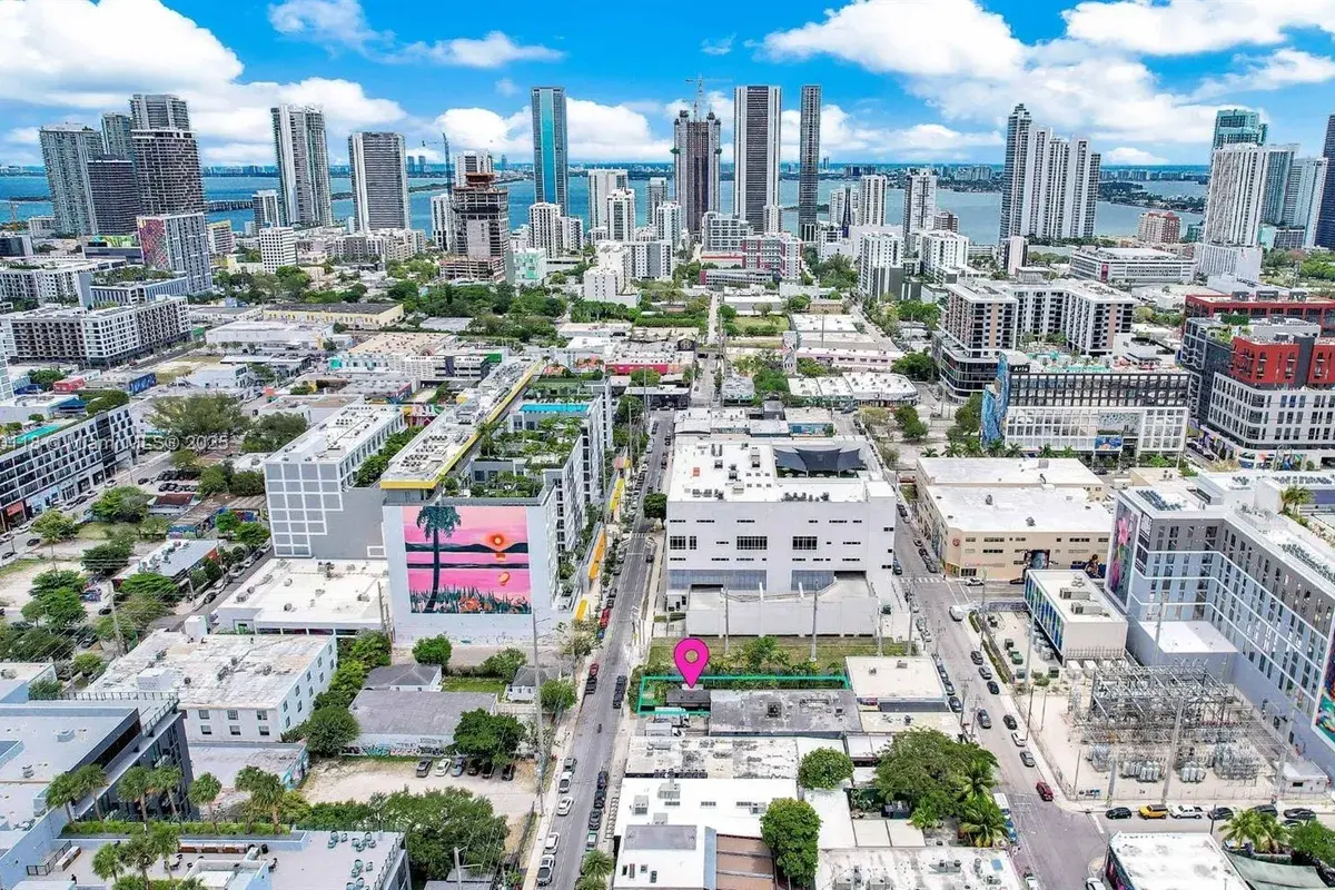 118 NW 24th St, Miami FL 33127