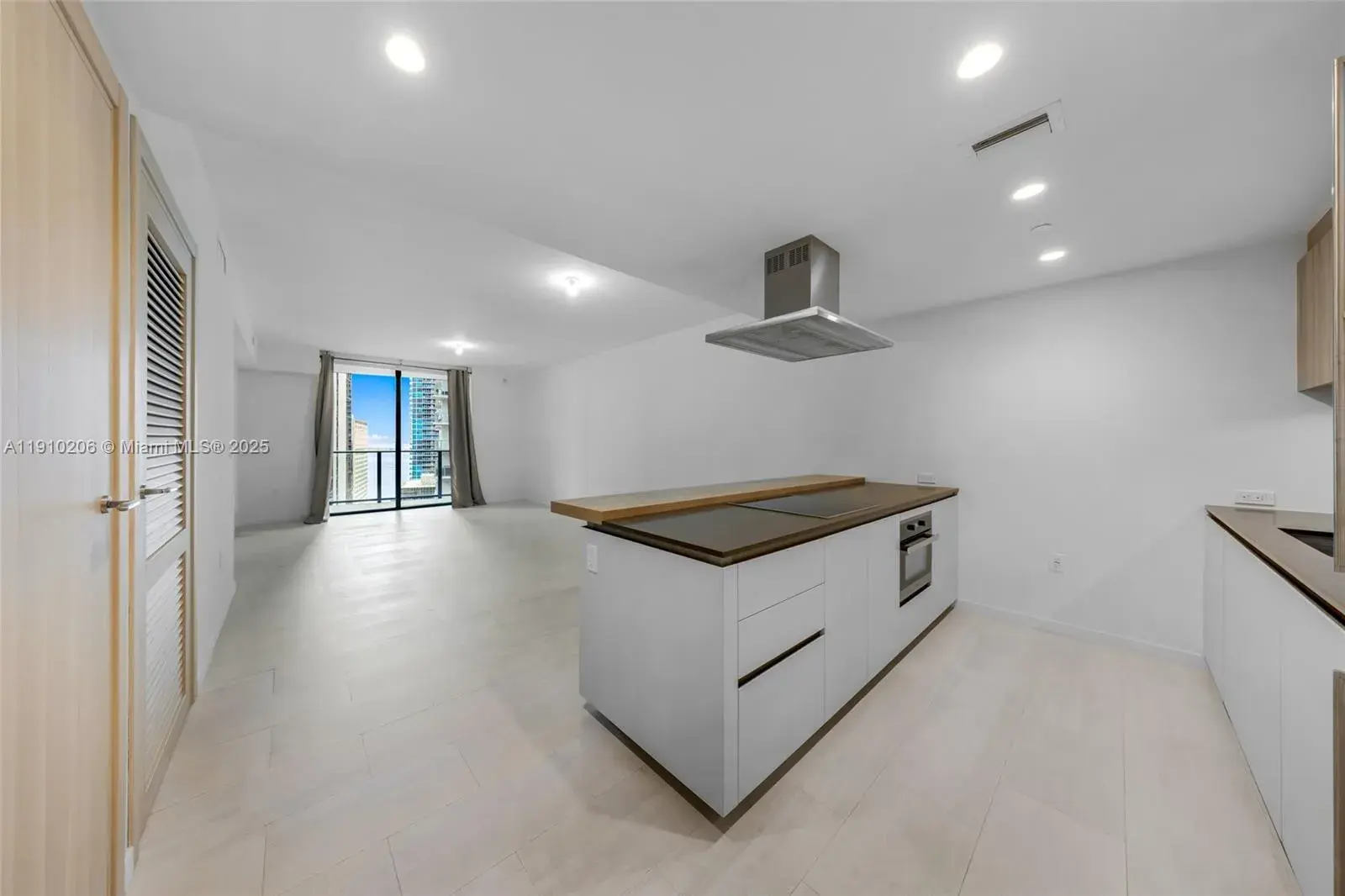 1000 Brickell Plz # 3103, Miami FL 33131