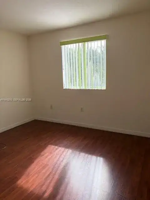 16204 SW 60th Ter, Miami FL 33193 photo 2
