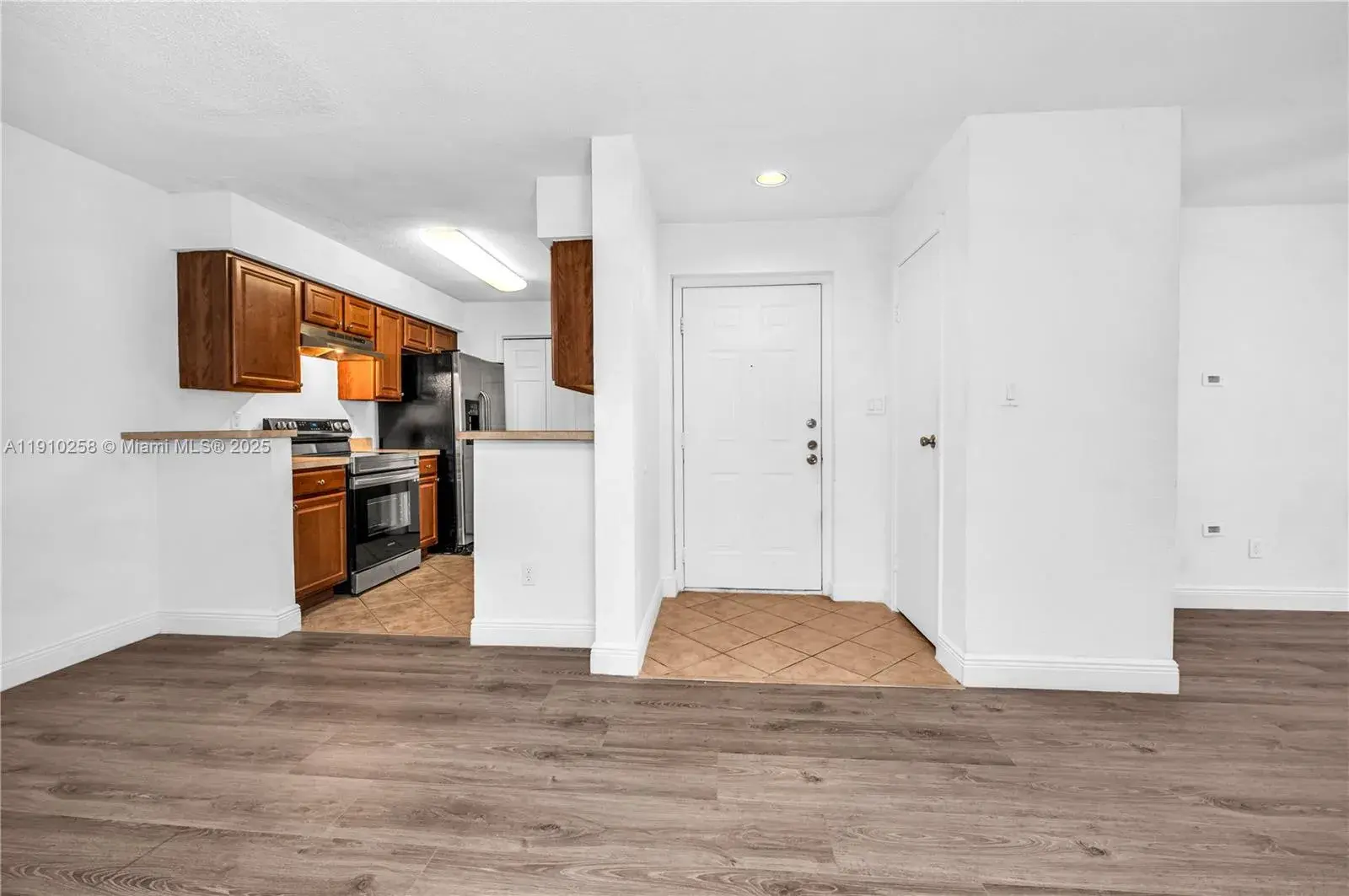 833 Riverside Dr # 811, Coral Springs FL 33071
