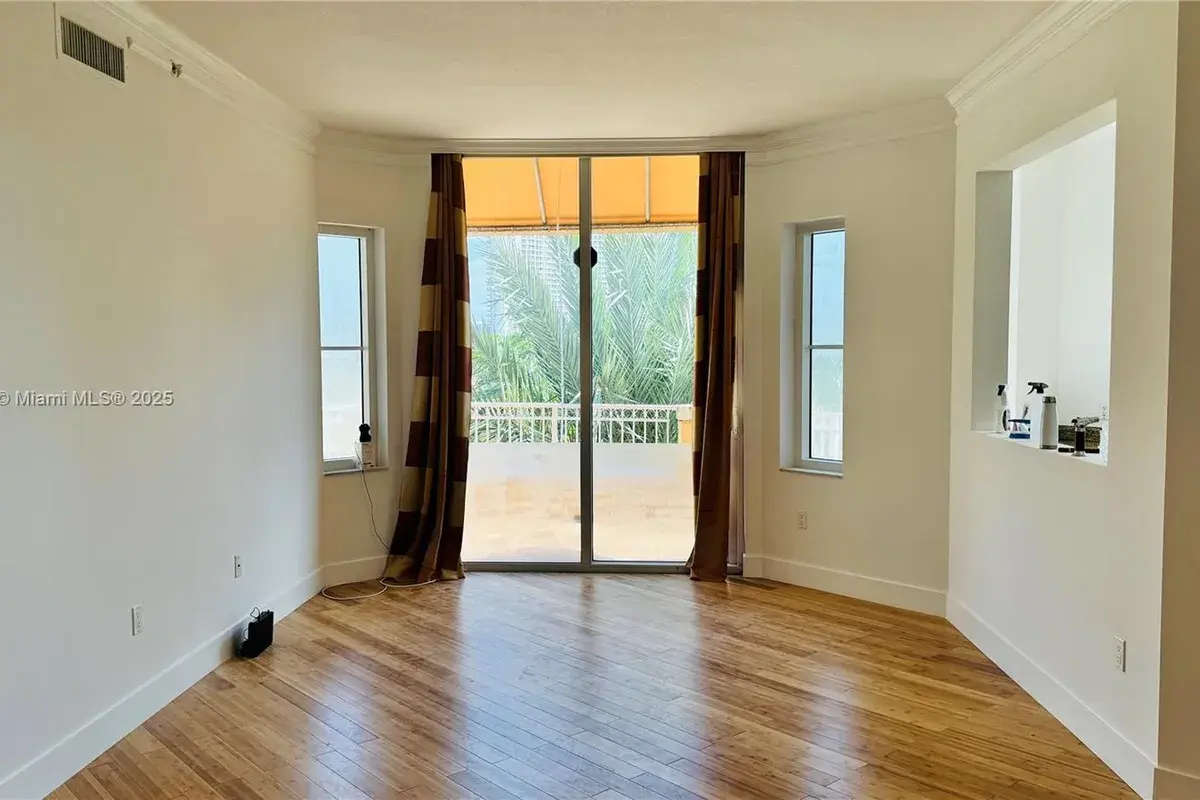 3001 NE 185th St # 431, Aventura FL 33180