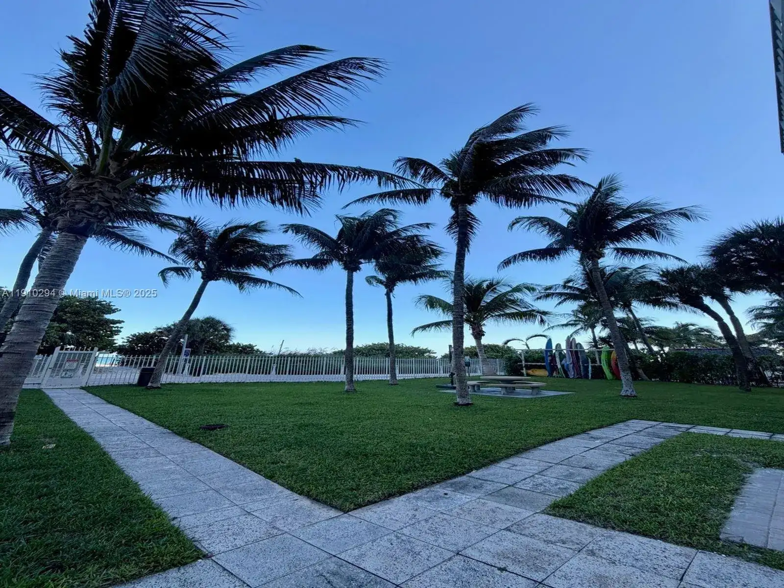 6061 Collins Ave # 11A, Miami Beach FL 33140 photo 2