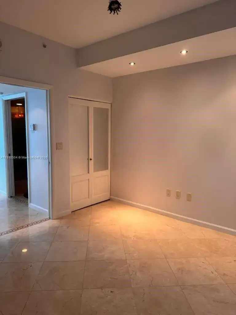 5025 Collins Ave # 1602, Miami Beach FL 33140 photo 3