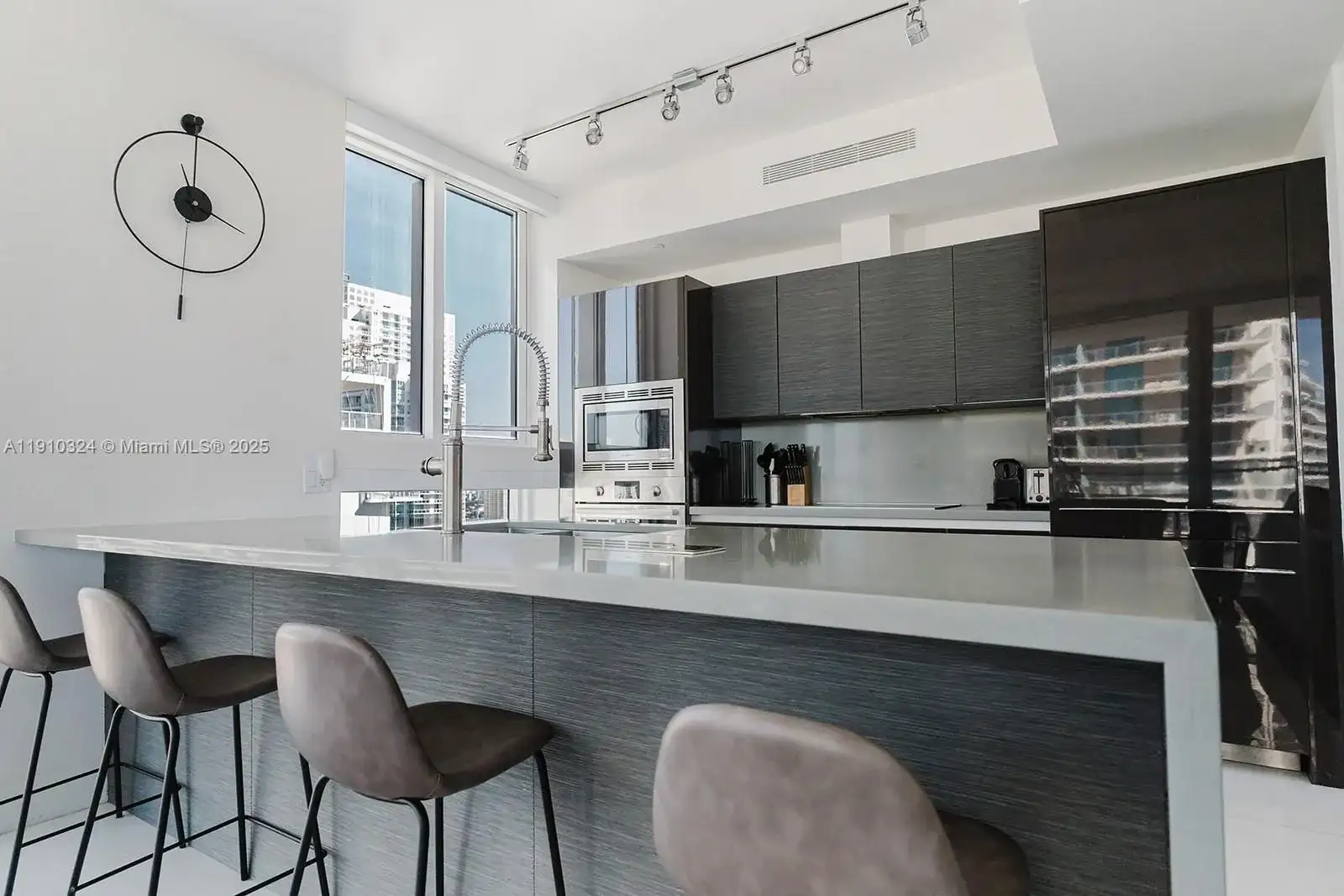 1080 Brickell Ave # 3309, Miami FL 33131 photo 4