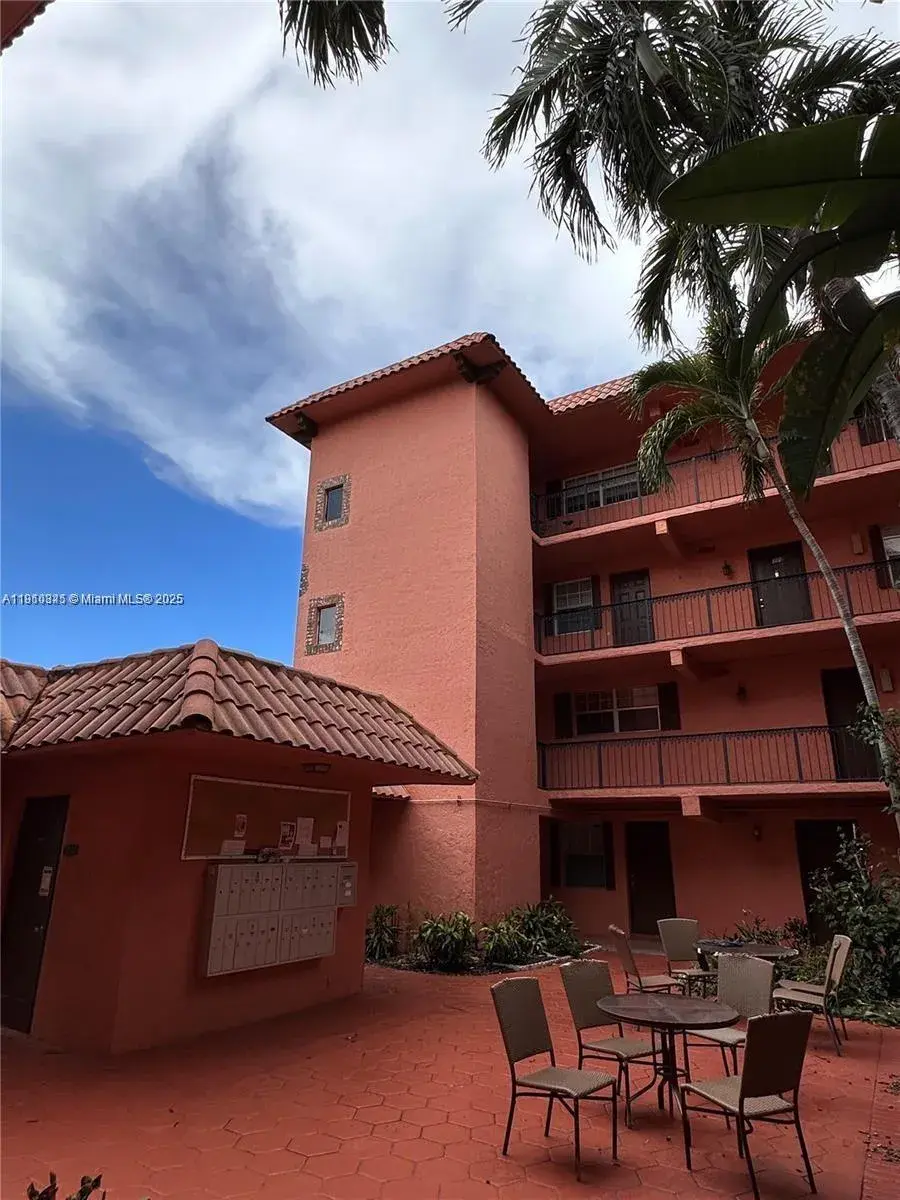 680 Tennis Club Dr # 107, Fort Lauderdale FL 33311