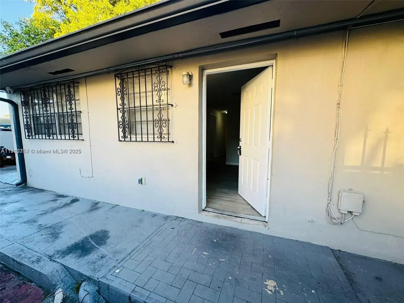 10805 SW 4th St, Sweetwater FL 33174 photo 3