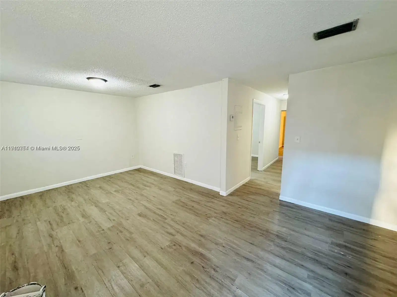 10805 SW 4th St, Sweetwater FL 33174 photo 4