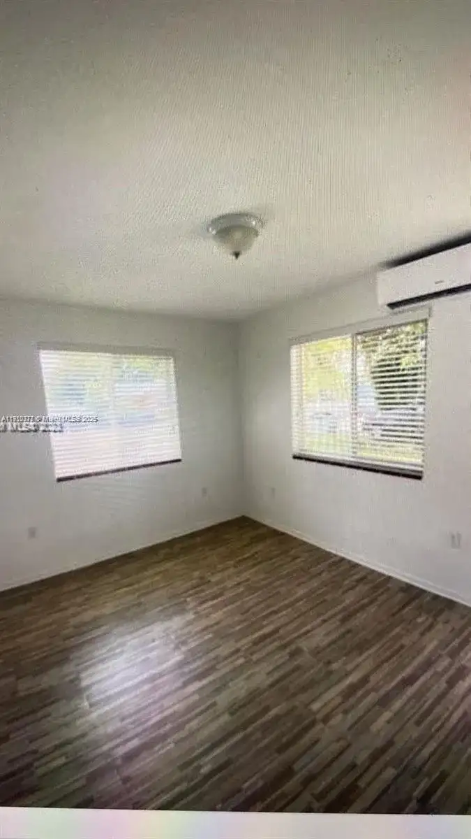 7637 NW 3rd Ave, Miami FL 33150 photo 3