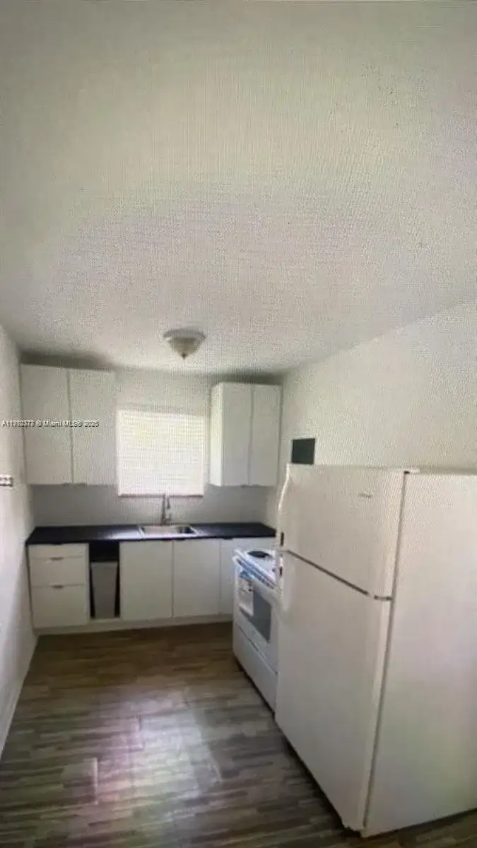 7637 NW 3rd Ave, Miami FL 33150 photo 4