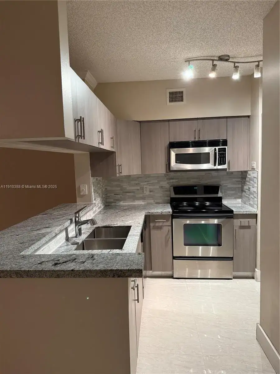17150 N Bay Rd # 2102, Sunny Isles Beach FL 33160 photo 5