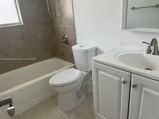 540 SE 2nd Ave # J3, Deerfield Beach FL 33441 photo 2