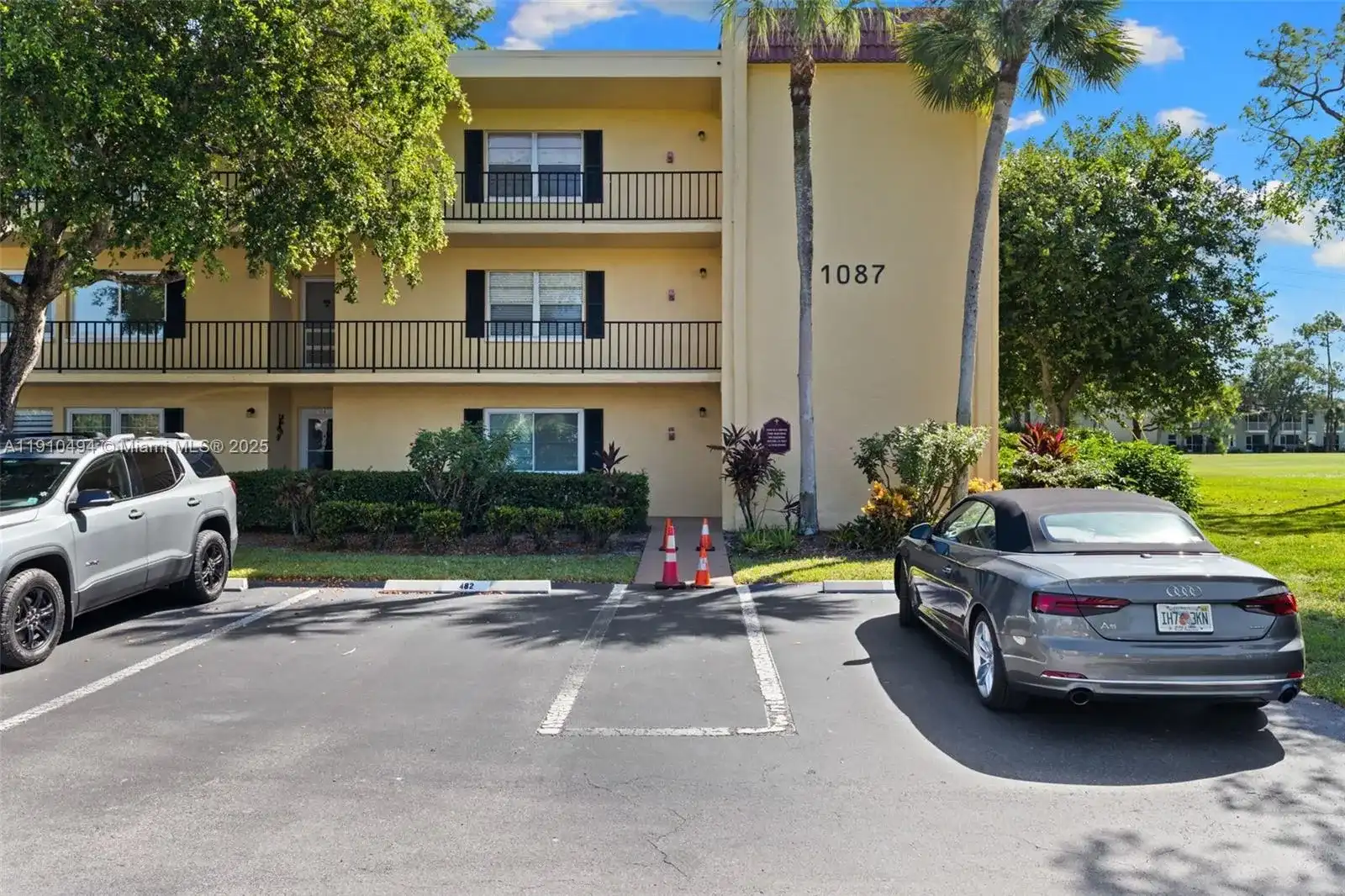 1087 Forest Lakes Drive # 309, Naples FL 34105