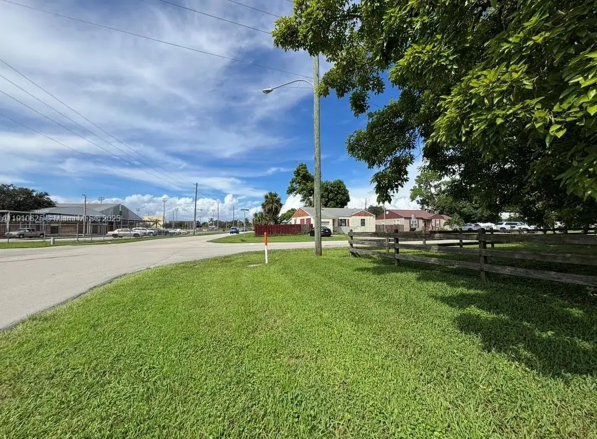 441 W Sugarland Hwy, Clewiston FL 33440 photo 3