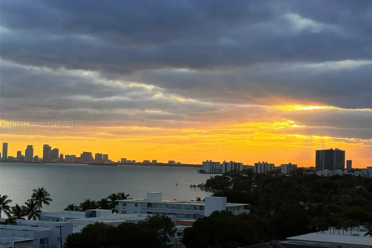 6900 Bay Dr # 9C, Miami Beach FL 33141