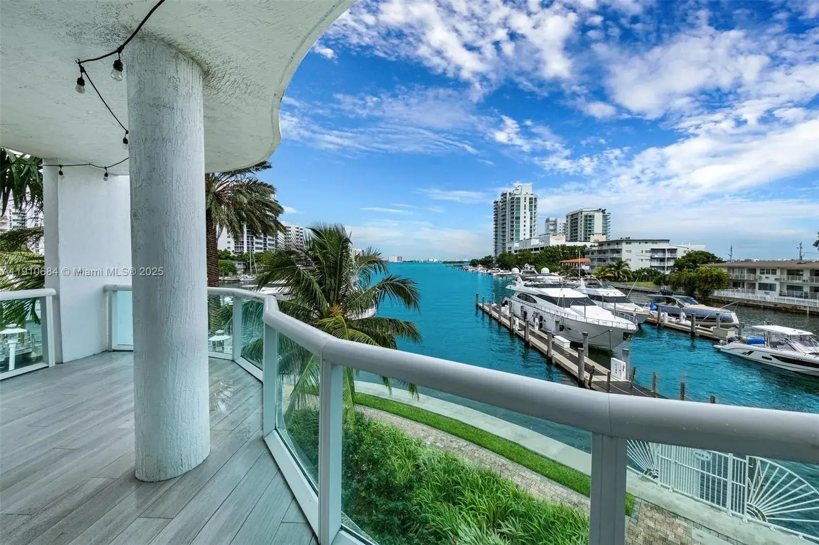7918 Harbour Island Dr # 207, North Bay Village FL 33141
