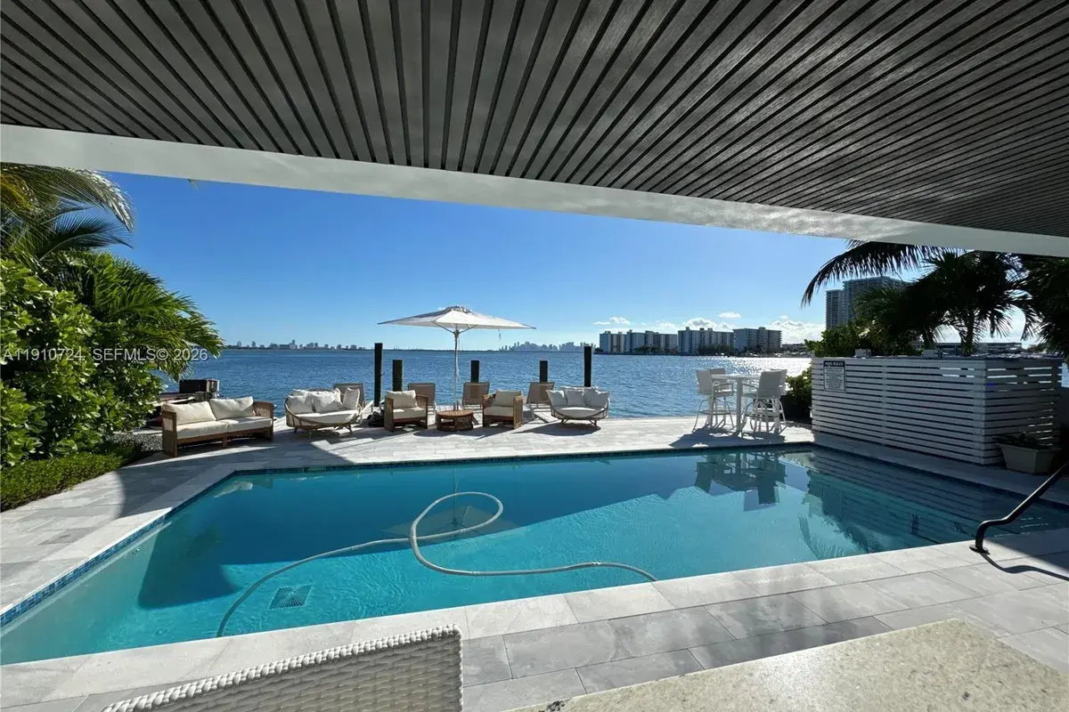 1930 Bay Dr # 1, Miami Beach FL 33141