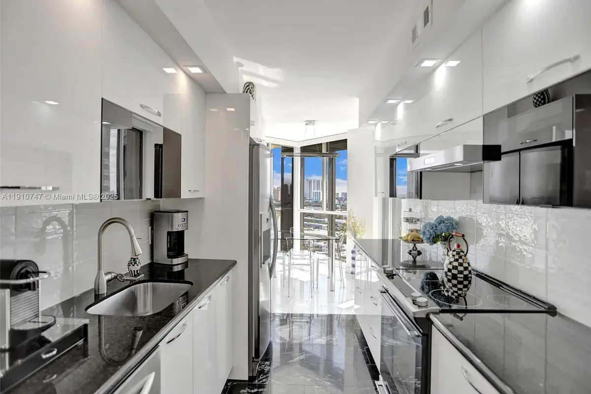 1000 E Island Blvd # 2103, Aventura FL 33160
