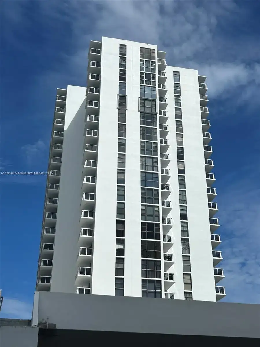 20515 E Country Club Dr # 1042, Aventura FL 33180 photo 2