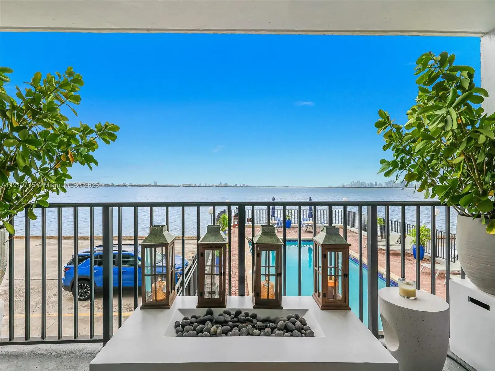 1820 S Treasure Dr # 203D, North Bay Village FL 33141