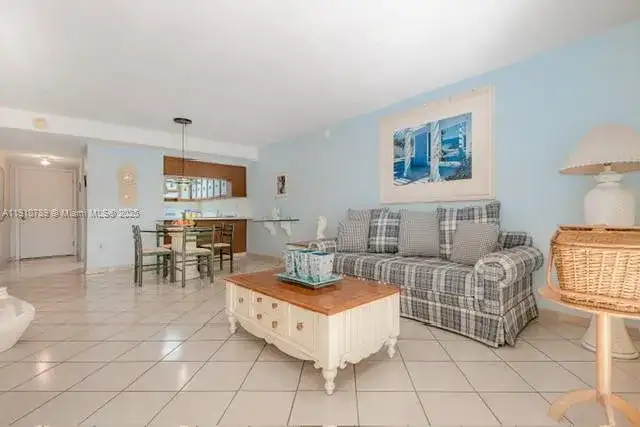 1890 W 56th St # 1423, Hialeah FL 33012 photo 2
