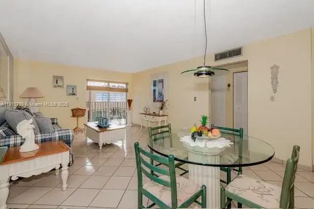 1890 W 56th St # 1423, Hialeah FL 33012 photo 5