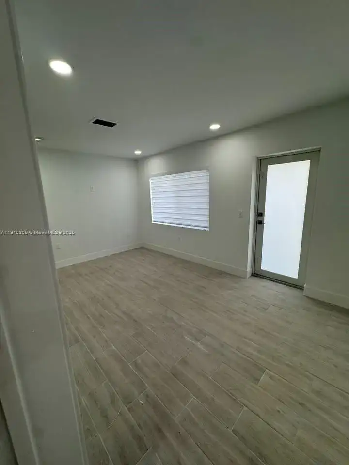 1670 SW 11th Ter, Miami FL 33135 photo 3