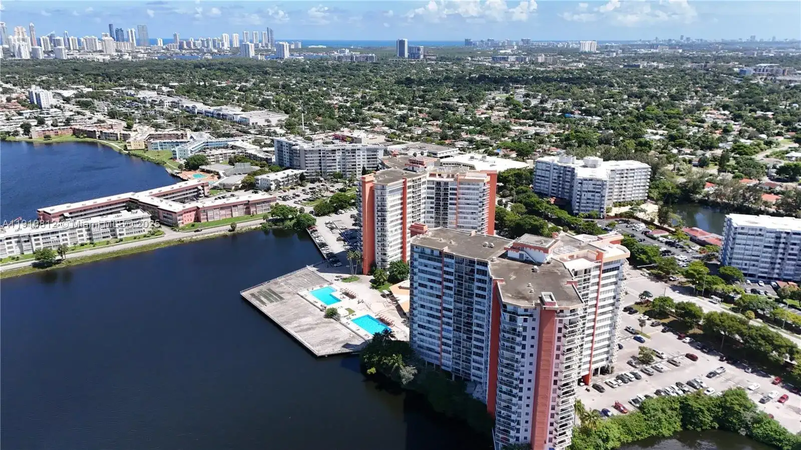 1301 NE Miami Gardens Dr # 824W, Miami FL 33179 photo 2