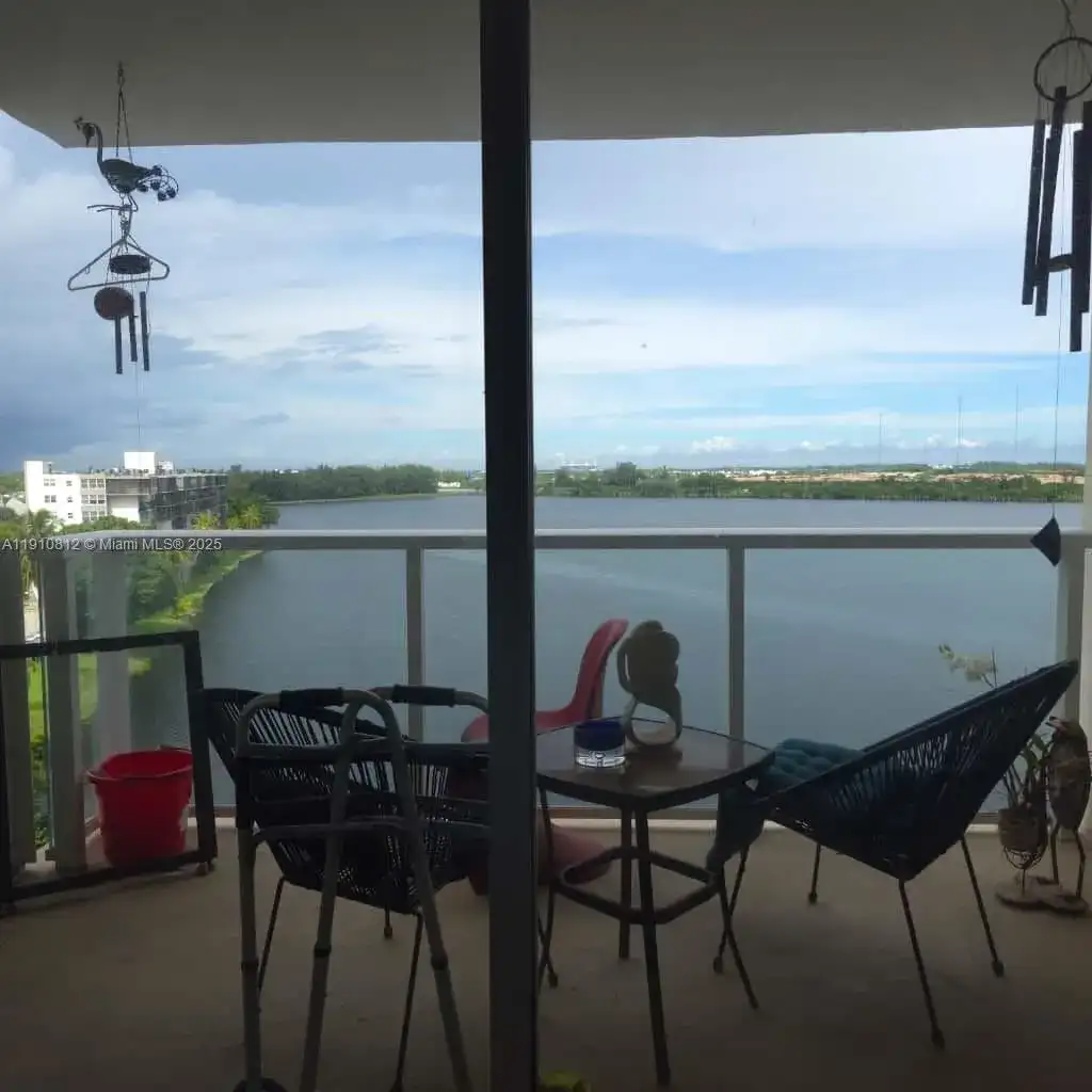 1301 NE Miami Gardens Dr # 824W, Miami FL 33179 photo 4