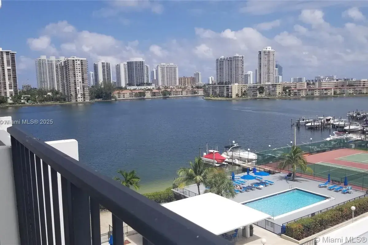2780 NE 183rd St # 608, Aventura FL 33160