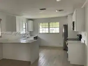 504 Sandpiper Cir, Delray Beach FL 33445 photo 2