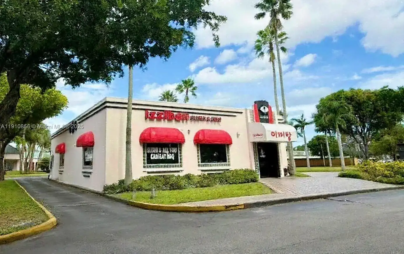 7225 W OKALAND PARD BLVD, Lauderhill FL 33313 photo 2
