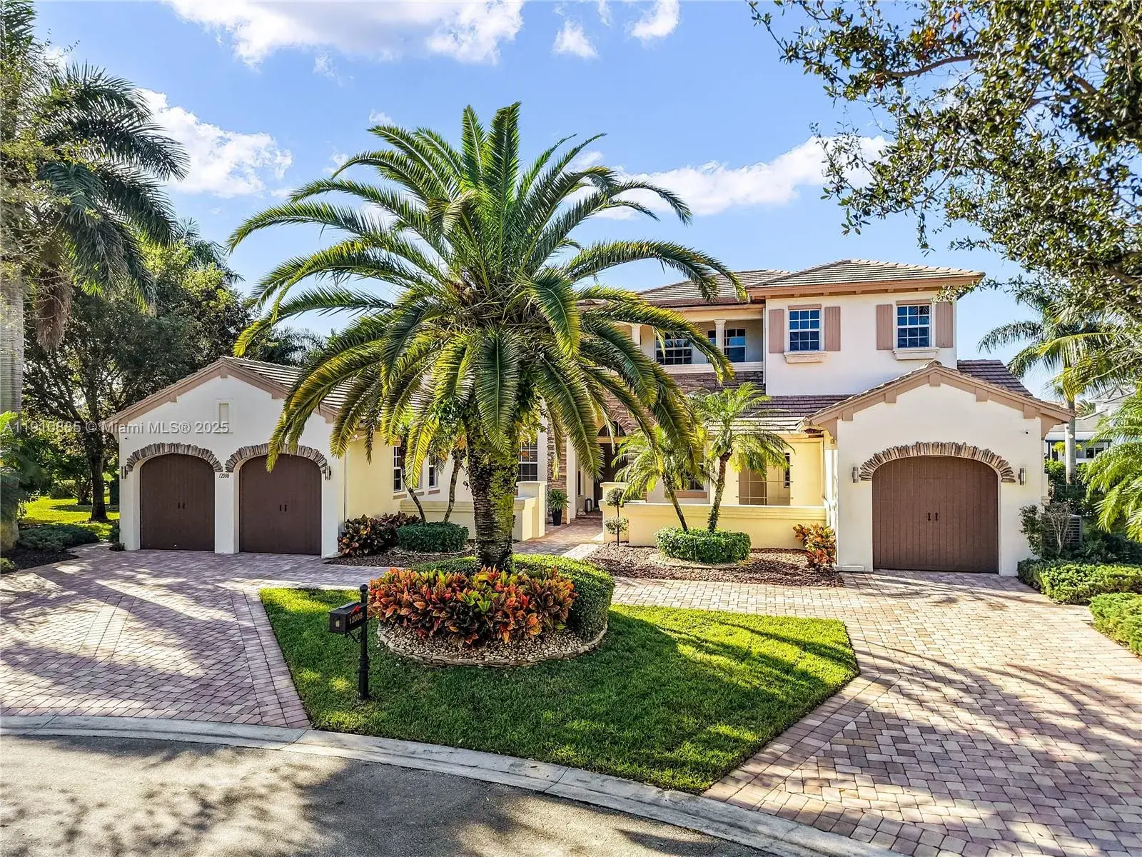 12008 NW 69th Ct, Parkland FL 33076