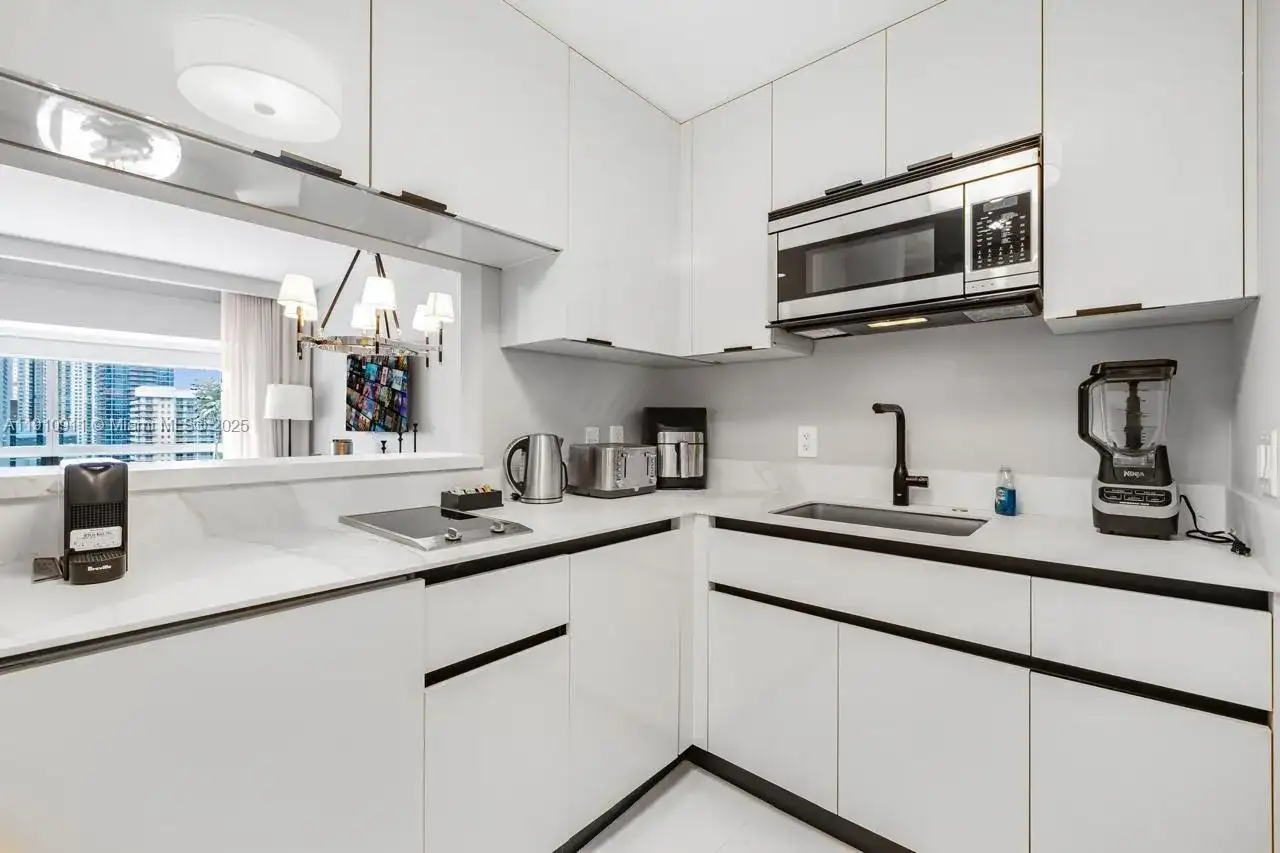1435 Brickell Ave # 3410, Miami FL 33131 photo 4