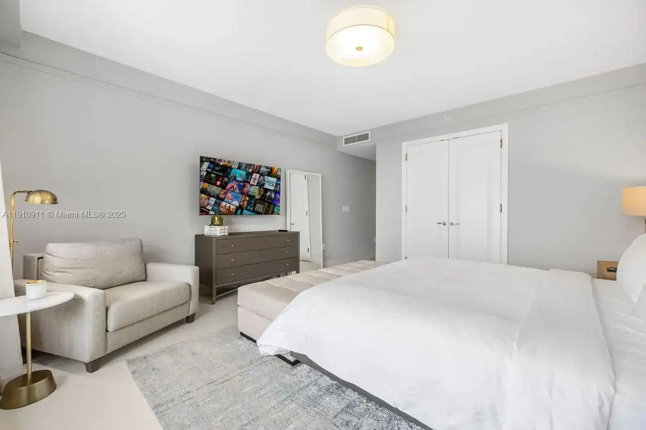 1435 Brickell Ave # 3410, Miami FL 33131 photo 5