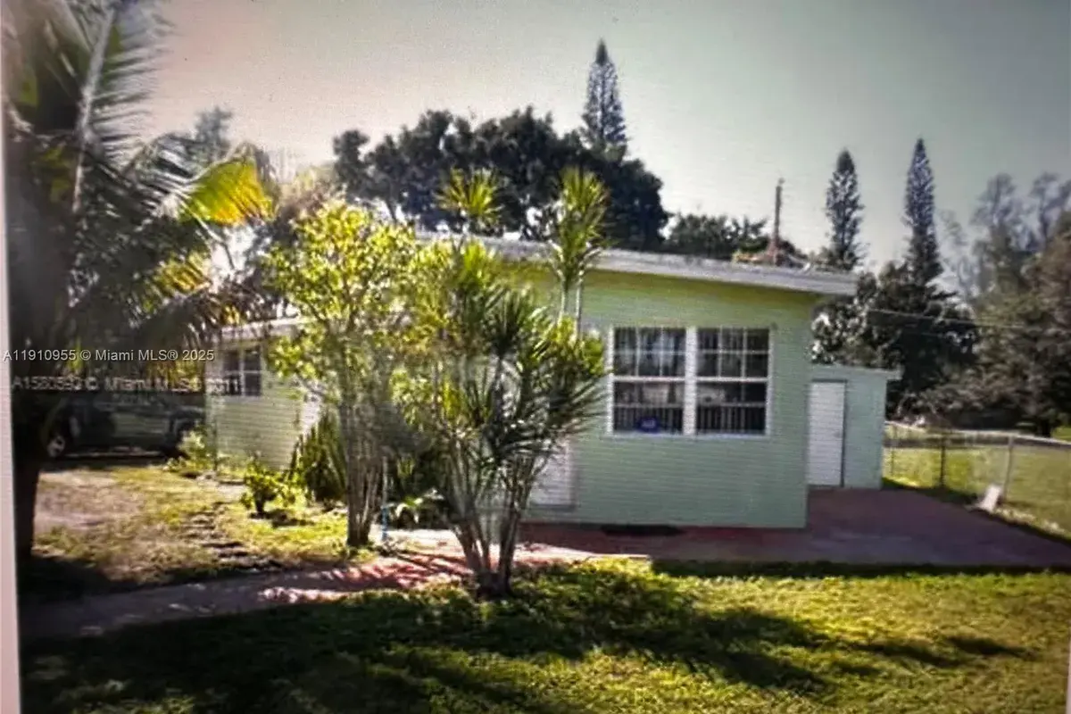 3490 SW 56th Ave, West Park FL 33023