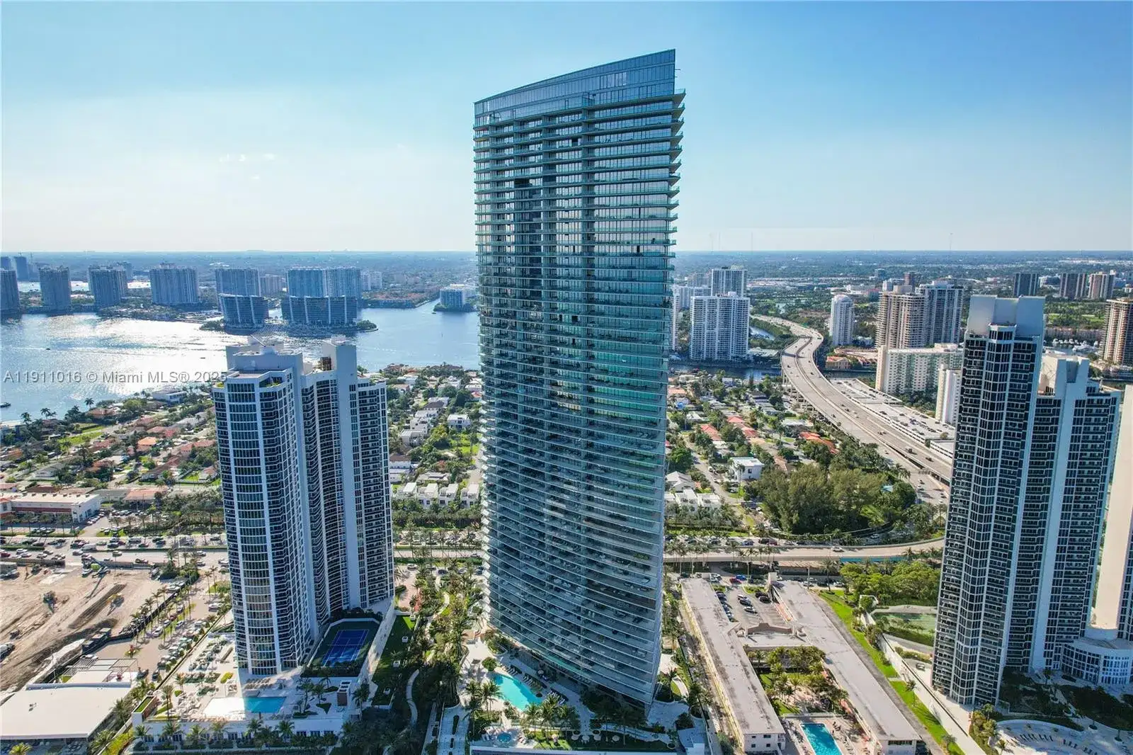 18975 Collins Ave # 4605, Sunny Isles Beach FL 33160 photo 2