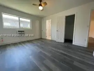 1283 NE 109th St, Miami FL 33161 photo 2