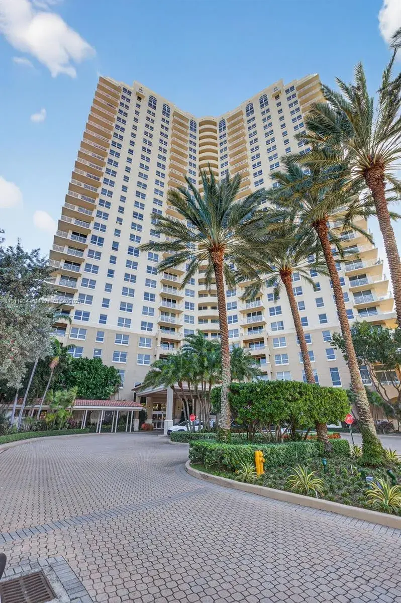 19501 W Country Club Dr # 313, Aventura FL 33180