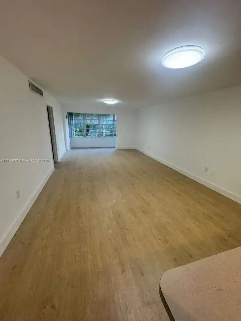 1550 NE 191st St # 310, Miami FL 33179 photo 2