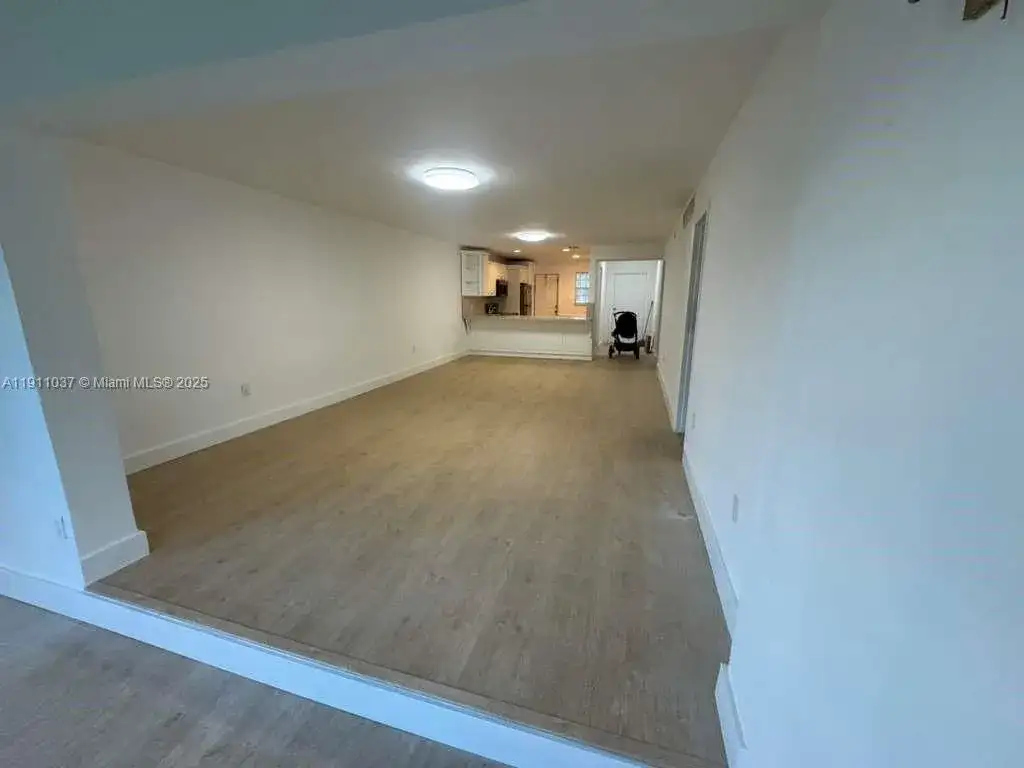 1550 NE 191st St # 310, Miami FL 33179 photo 3