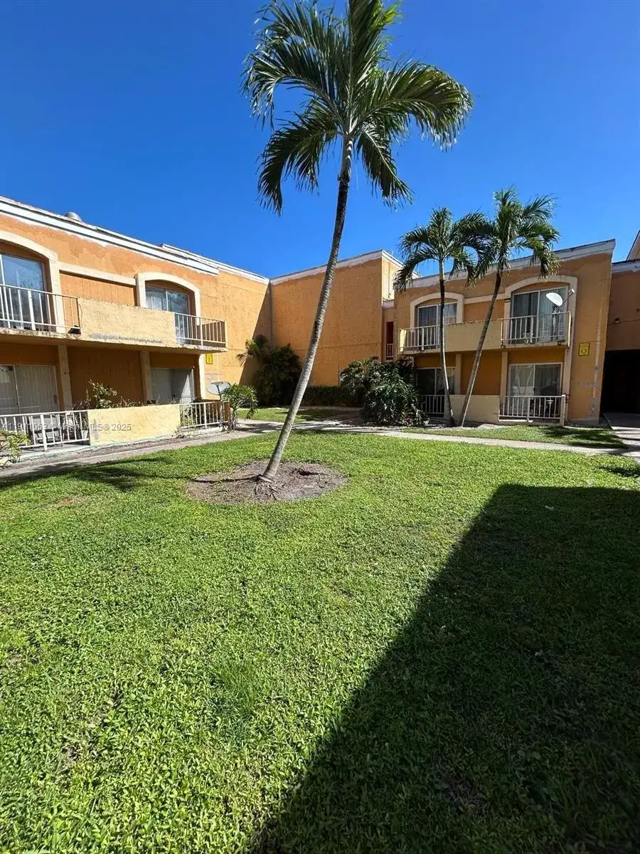17901 NW 68th Ave # T207, Hialeah FL 33015 photo 2