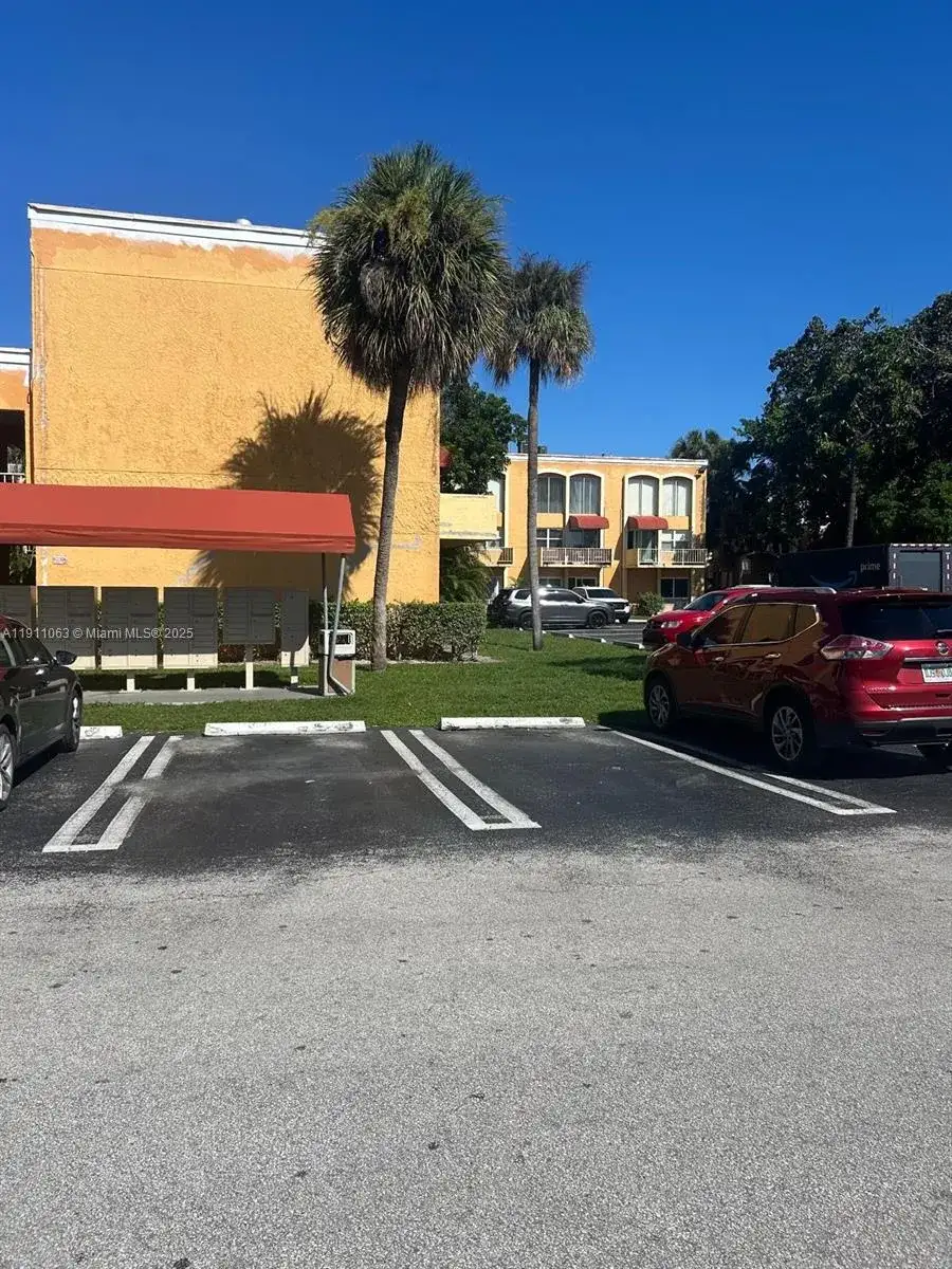 17901 NW 68th Ave # T207, Hialeah FL 33015 photo 3
