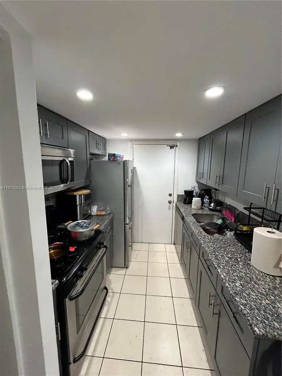 17901 NW 68th Ave # T207, Hialeah FL 33015 photo 4
