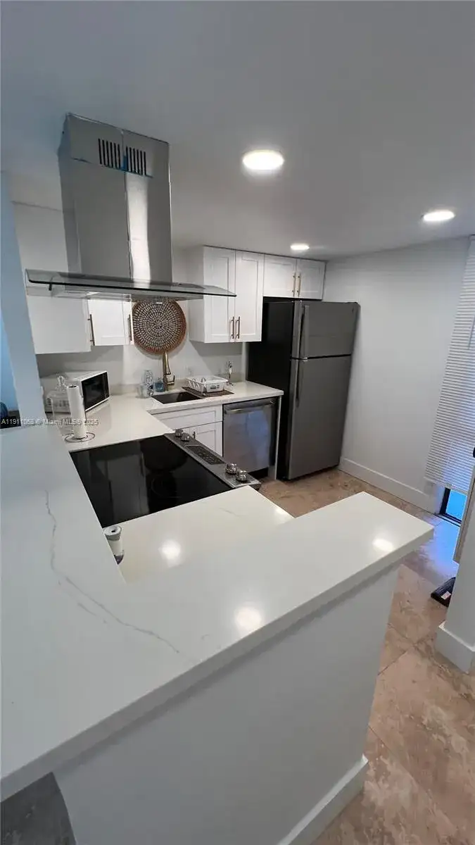 20500 W Country Club Dr # 117, Aventura FL 33180 photo 3