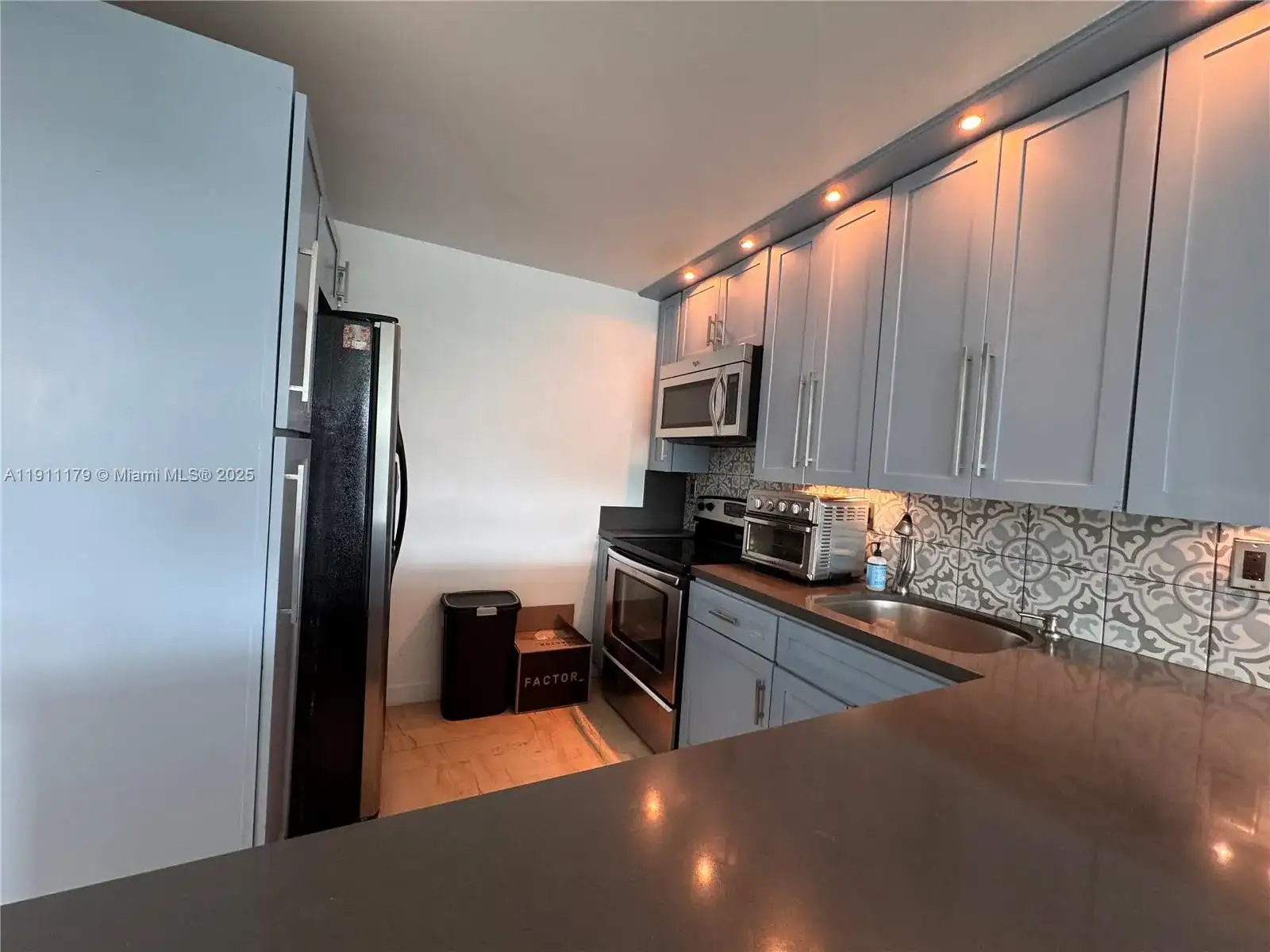 8233 Harding Ave # 403, Miami Beach FL 33141 photo 5